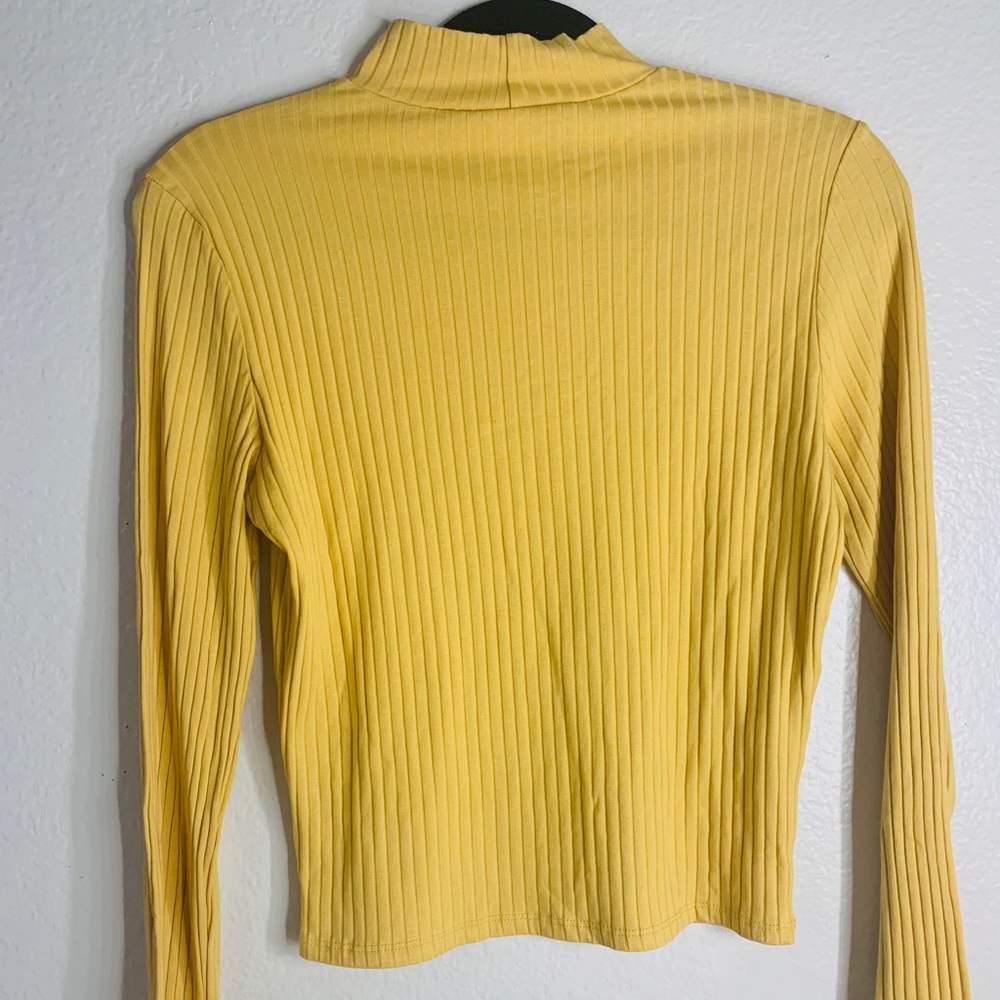 Tillys crop top